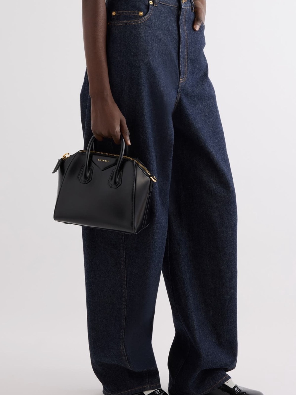 Givenchy Antigona Mini Leather Bag Satchel in Black - Picture 8 of 11